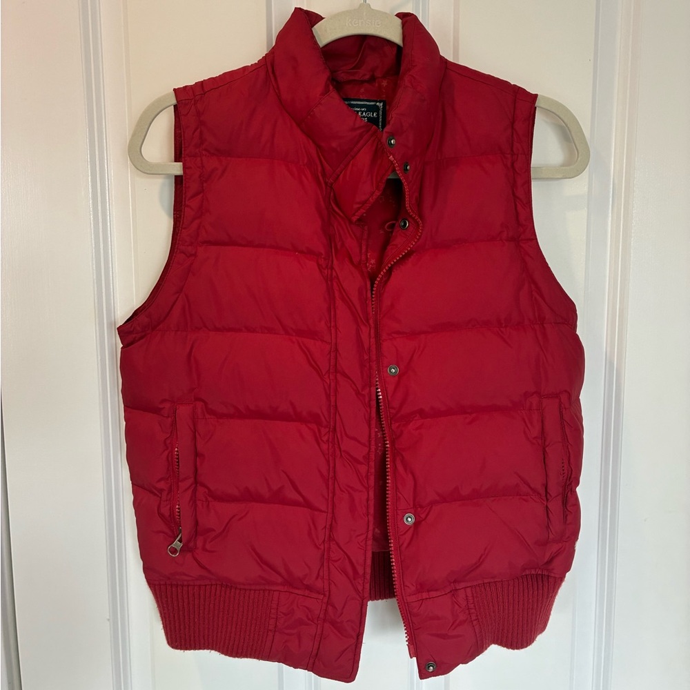 American Eagle Red Puffer Vest Women’s Small